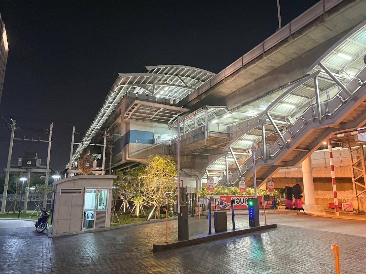New 1-bedroom For Rent 0 Meters From Bts Wutthakat Apartment Bangkok