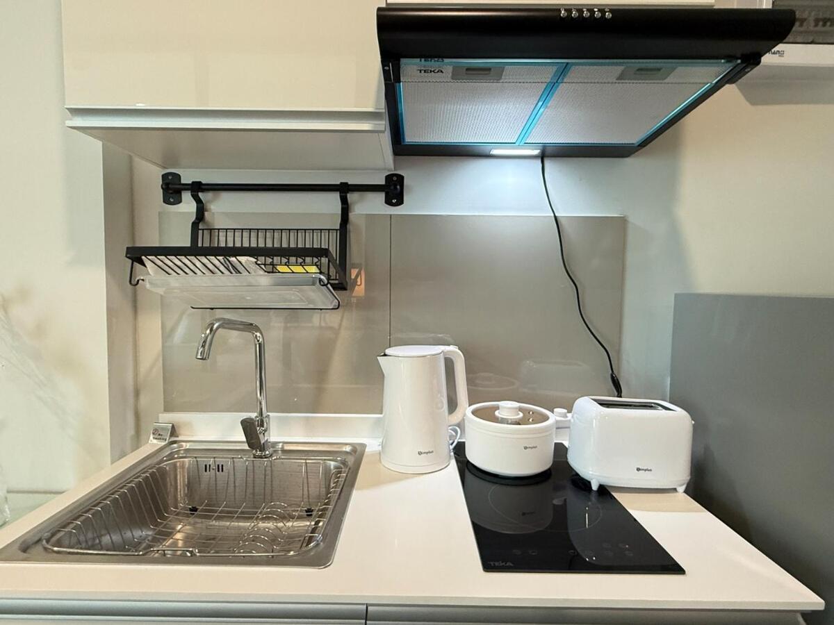 New 1-bedroom For Rent 0 Meters From Bts Wutthakat Apartment Bangkok