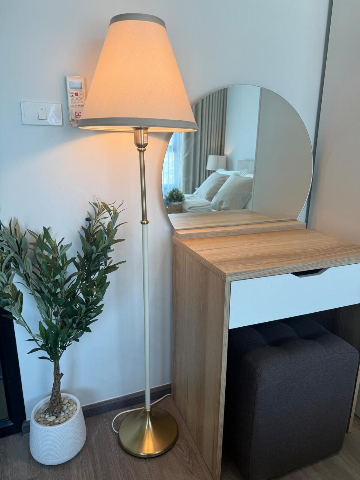 Apartment New 1-bedroom For Rent 0 Meters From Bts Wutthakat *