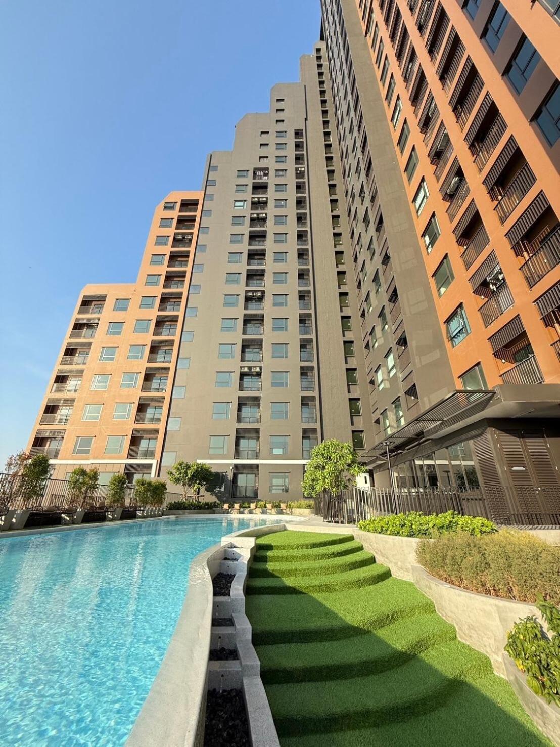 New 1-bedroom For Rent 0 Meters From Bts Wutthakat * Bangkok