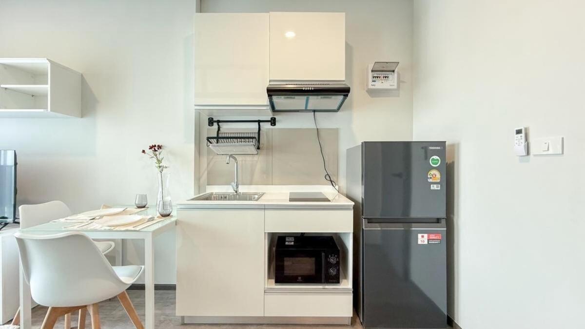 New 1-bedroom For Rent 0 Meters From Bts Wutthakat Bangkok